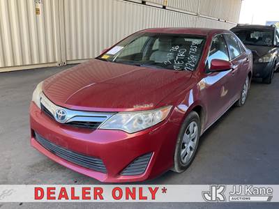 2012 Toyota Camry Hybrid 4-Door Sedan