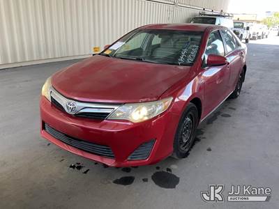 2012 Toyota Camry Hybrid 4-Door Sedan