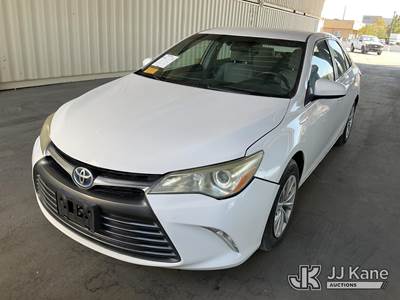 2015 Toyota Camry Hybrid 4-Door Sedan