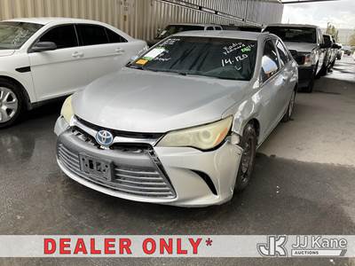 2015 Toyota Camry Hybrid 4-Door Sedan