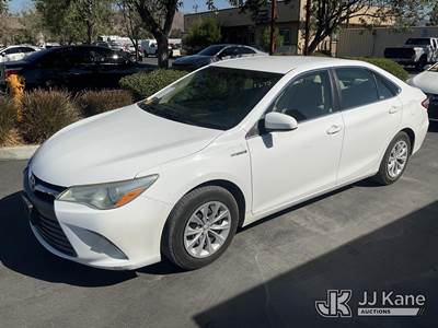 2015 Toyota CAMRY HYBRID LE 4-Door Sedan