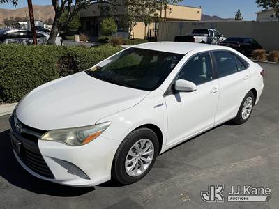2015 Toyota CAMRY HYBRID LE 4-Door Sedan