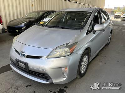 2013 Toyota Prius Hybrid 4-Door Hatch Back
