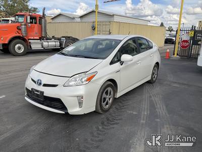 2015 Toyota Prius 4-Door Sedan