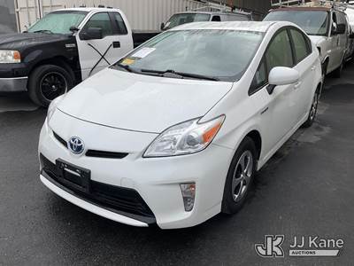 2015 Toyota Prius Hybrid 4-Door Hatch Back