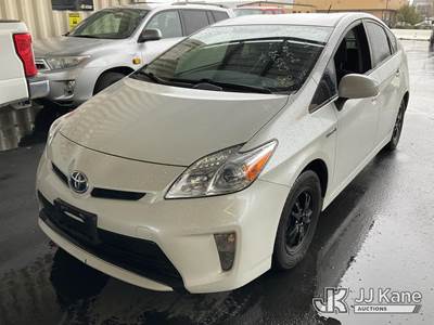 2014 Toyota Prius Hybrid 4-Door Hatch Back