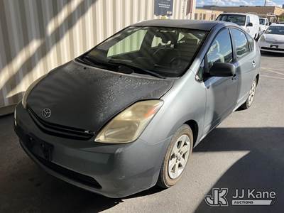 2004 Toyota Prius Hybrid 4-Door Hatch Back