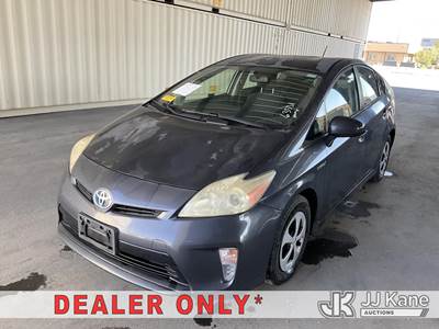 2014 Toyota Prius Hybrid 4-Door Hatch Back