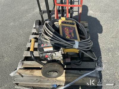 Dewalt Presser Washer (Used ) NOTE: This unit is being sold AS IS/WHERE IS via Timed Auction and is located in Jurupa Valley