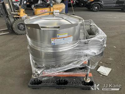 (1 Pallet) Cleveland KGL-25-T 25-Gallon Natural Gas Tilting Steam Jacketed Kettle (Used)