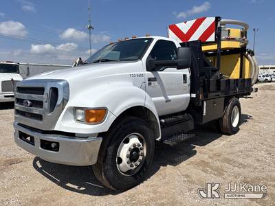 2015 Ford F-650 Flatbed/Attenuator Truck