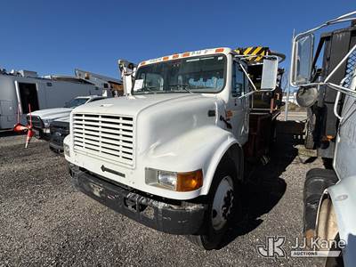 2001 International 4700 Flatbed/Attenuator Truck