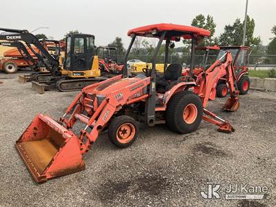 2010 Kubota B26 4x4 Mini Tractor Loader Backhoe