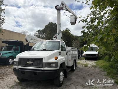 Altec AT37G, 42 ft, Articulating & Telescopic Bucket Truck