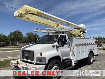 Altec AA600-MH, 55 ft, Material Handling Bucket Truck