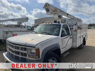 Chevrolet Silverado 3500 Boom / Bucket Truck