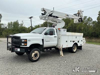 Altec AT41M, 46 ft, Articulating & Telescopic Material Handling Bucket Truck