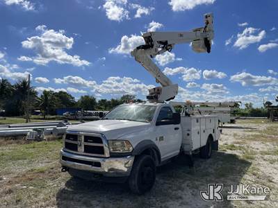 Altec AT40-MH, 45 ft, Articulating & Telescopic Material Handling Bucket Truck