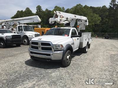 Altec AT40G, 45 ft, Articulating & Telescopic Bucket Truck