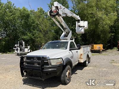 Altec LT-38, 43 ft, Articulating & Telescopic Bucket Truck