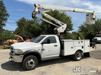 Altec AT40G, 45 ft, Articulating & Telescopic Bucket Truck