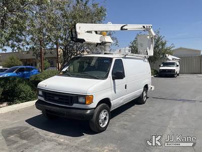 Duralift V34, 39 ft, Telescopic Bucket Truck