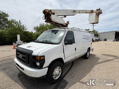 Altec AT200-AV, 350 Lb 30 ft, Non-Insulated Bucket Truck