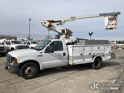 Versalift TEL29N-02, 33 ft, Telescopic Non-Insulated Bucket Truck