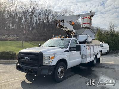 Altec AT200A, 35 ft, Telescopic Non-Insulated Bucket Truck