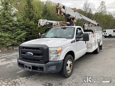 Altec AT200A, 35 ft, Telescopic Non-Insulated Bucket Truck