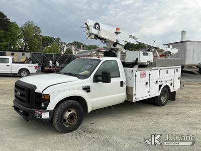 Altec AT200-A, 35 ft, Telescopic Non-Insulated Bucket Truck