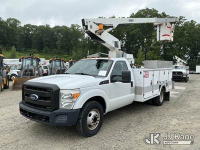 Versalift TEL-29-N-02, 35 ft, Telescopic Non-Insulated Bucket Truck