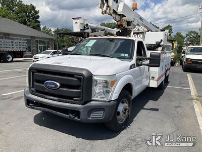 Altec AT200A, 35 ft, Telescopic Non-Insulated Bucket Truck