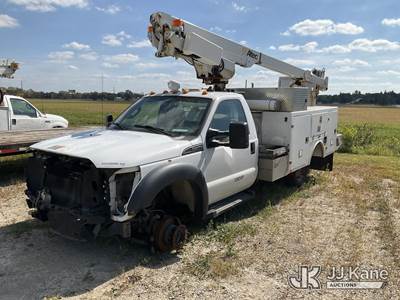 Altec AT200A, 350 Lb 35 ft, Articulating & Telescopic Non-Insulated Bucket Truck