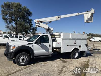 Altec AT200A, 35 ft, Articulating & Telescopic Non-Insulated Bucket Truck