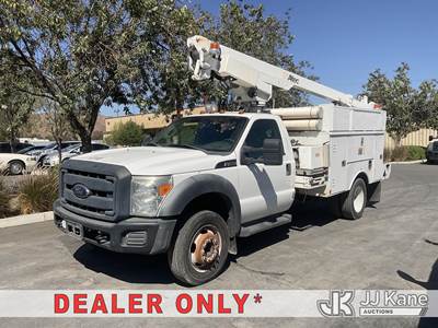 Altec AT200A, 35 ft, Articulating & Telescopic Non-Insulated Bucket Truck