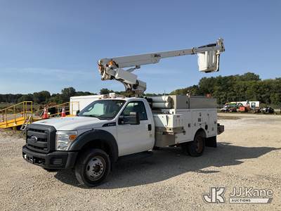 Altec AT200-A, 35 ft, Articulating & Telescopic Bucket Truck