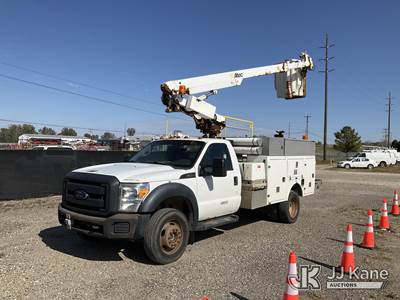 Altec AT200-A, 35 ft, Articulating & Telescopic Non-Insulated Bucket Truck
