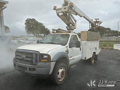 Altec AT235, 40 ft, Telescopic Non-Insulated Bucket Truck