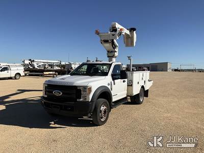 Altec AT235, 400 Lb 40 ft, Articulating & Telescopic Bucket