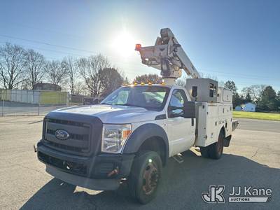 Altec AT235, 40 ft, Articulating & Telescopic Bucket Truck