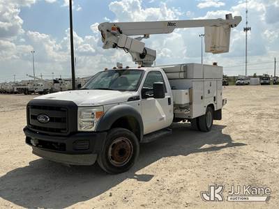Altec AT200A, 35 ft, Telescopic Non-Insulated Bucket Truck