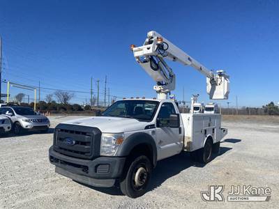 Altec AT235, 40 ft, Articulating & Telescopic Non-Insulated Bucket Truck