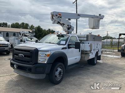 Altec AT200-A, 35 ft, Telescopic Non-Insulated Bucket Truck