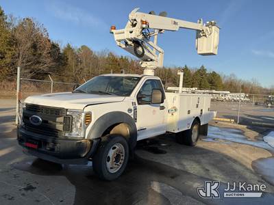 Altec AT235, 40 ft, Articulating & Telescopic Bucket