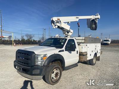 Altec AT200-A, 35 ft, Telescopic Non-Insulated Bucket Truck