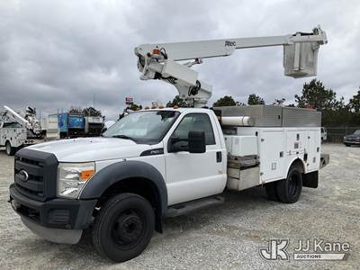 Altec AT200-A, 35 ft, Telescopic Non-Insulated Bucket Truck