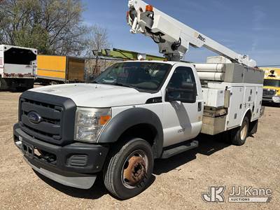 Altec AT200-A, 30 ft, Telescopic Non-Insulated Bucket Truck