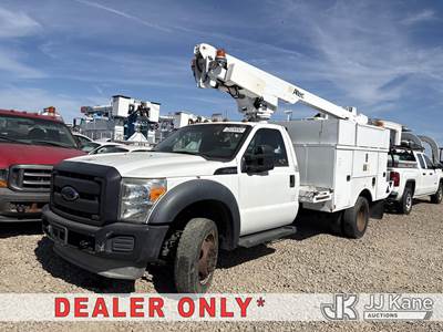 Altec AT200-A, 350 Lb 30 ft, Telescopic Non-Insulated Bucket Truck