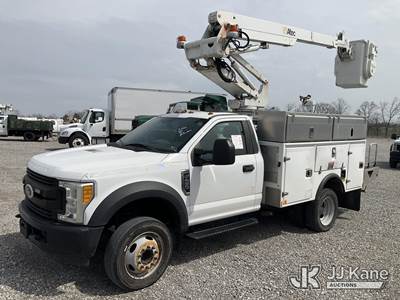 Altec AT235, 40 ft, Articulating & Telescopic Non-Insulated Bucket Truck